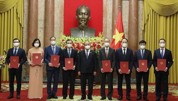 国家主席阮春福向2021-2024年任期越南驻外新任大使颁发任命书